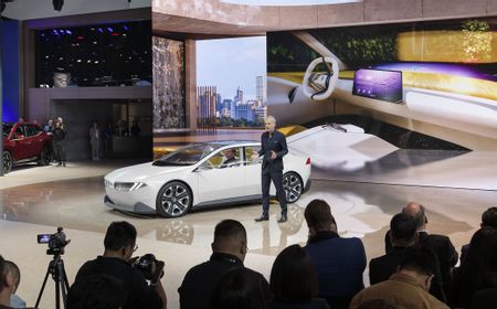 BMW Sajikan Kemajuan Terkini Menuju Elektrifikasi di Ajang Beijing Auto Show 2024