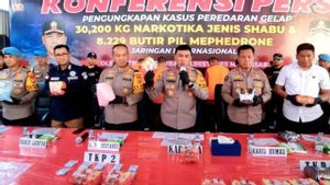 Police Reveal 30 Kilograms Of Methamphetamine And Thousands Of Pills Worth IDR 50 Billion From The International Network