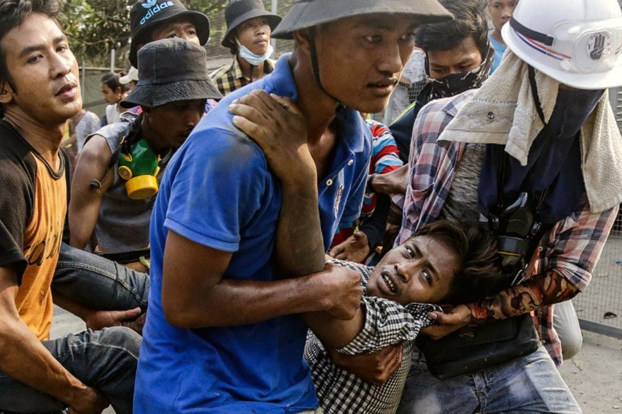 何千人もの民間人が都市に閉じ込められ、国連人権特使、ミャンマー軍事政権に攻撃の停止を要請