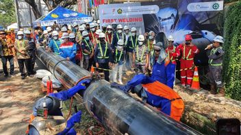Supporting National Strategic Project Development, PTPP Performs First Welding Integrated Construction Work Design And Build Cisem Pipes