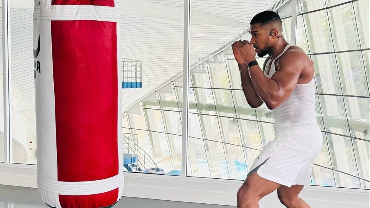 Anthony Joshua Beri Sinyal Jadi Bentrok Menghadapi Tyson Fury