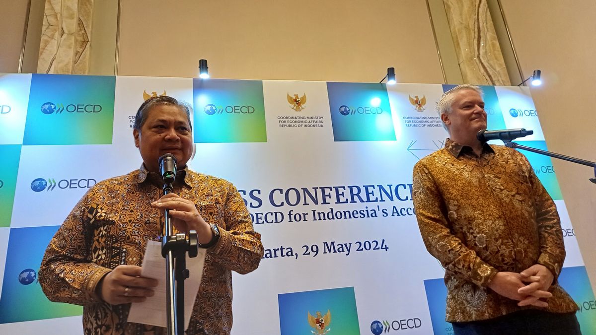 إندونيسيا تحاول أن تصبح عضوا شاملا في منظمة التعاون والتنمية في الميدان الاقتصادي، إيرلانغا: للابتعاد عن مسار الدخل المتوسط