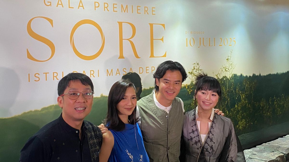 Bikin Pameran Foto Sendiri, Dion Wiyoko Ungkap Karakter Lebih Dewasa di Film <i>Sore</i>