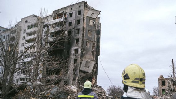 Russia Attacks Mariupol, Asks Troops In Azovstal To Lay Down Arms And Surrender Today