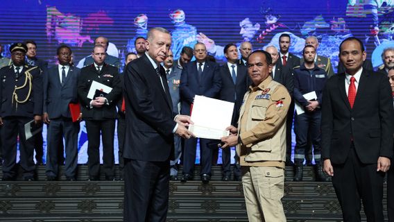人道支援担当エルドアン大統領から最高の賞を受賞し、イクバル大使:トルコはインドネシアが必要とするときに常に存在する