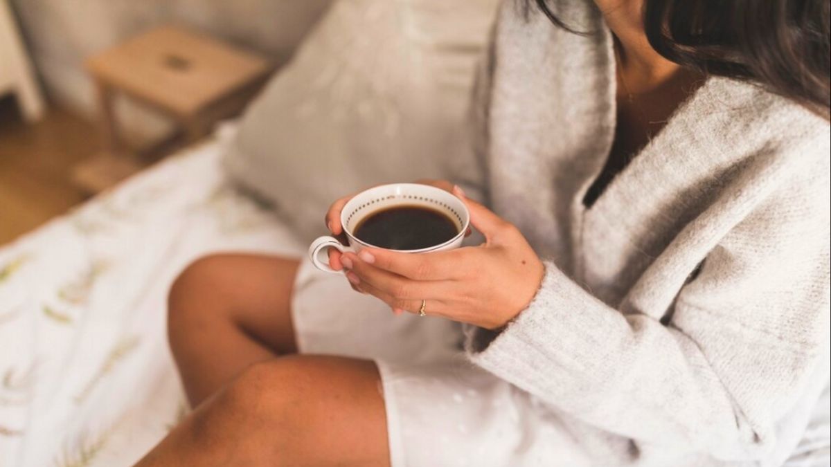 Drink Coffee Immediately After Waking Up, Healthy Or Risky?