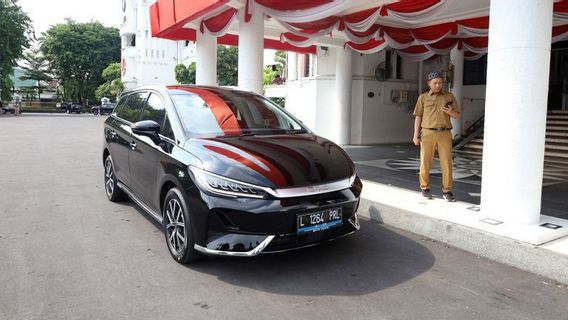 p! Le gouvernement de la ville de Surabaya exhorte l’achat de 42 voitures électriques BYD M6 pour le chef du bureau