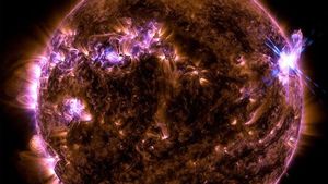 美国航空航天局探测到两场强烈的太阳耀斑