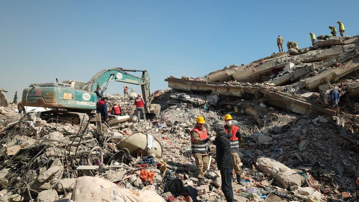 زلزال تركيا ، ملك الطائرات بدون طيار بايكار يساعد في بعثات الطيران والملاجئ لبنوك الطعام