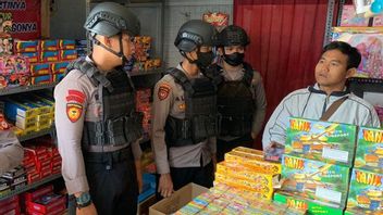 Considered Dangerous, Police Raid Firecrackers In Several Stores
