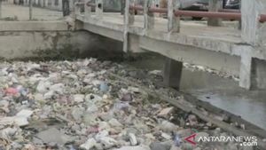 BBWSS Sebut Banjir yang Kerap Terjadi di Palembang Disebabkan Saluran Air Tersumbat Sampah