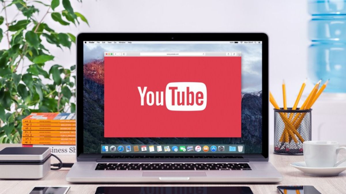 インドネシア語動画向けの YouTube トランスクリプト機能の使用方法