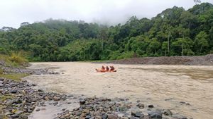 Berenang Menerobos Sungai Demi Ambil Paket, Pria di Jambi Hilang Terbawa Arus