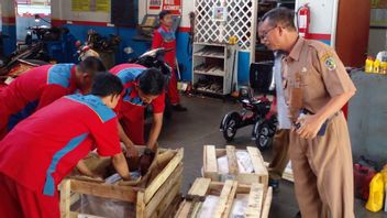 DFSK Donasi Transmisi CVT ke SMK Banyuwangi, Dukung Pendidikan Otomotif