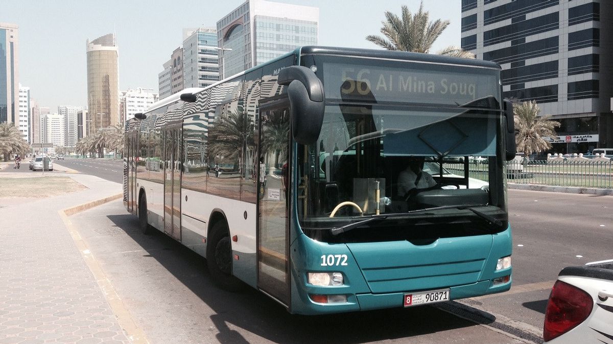 بدلا من استخدام المال ، يمكنك دفع أسعار الحافلات باستخدام الزجاجات البلاستيكية في أبو ظبي