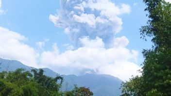 Le mont Marapi est de retour en éruption avec une colonne d'abus atteignant 1 000 mètres