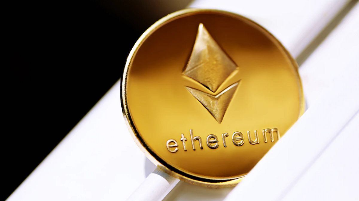 Vitalik Buterin Reveals There's A 'backdoor' On The Ethereum Blockchain, Makes Crypto Community Geger