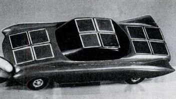 William Cobb推出的第一款太阳能汽车