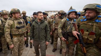 القوات الأوكرانية تواصل التقدم في الشرق الرئيس زيلينسكي: الغزاة يشعرون بالذعر الواضح