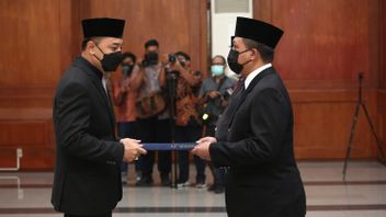 Lantik 129 Représentants Du Gouvernement De La Ville De Surabaya, Maire Eri Cahyadi: Ne Gaspillez Pas La Confiance, Fournissez Le Meilleur Service à La Communauté