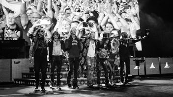  Video Klip <i>November Rain</i> dari Guns N' Roses Tembus 2 Miliar Penayangan di YouTube