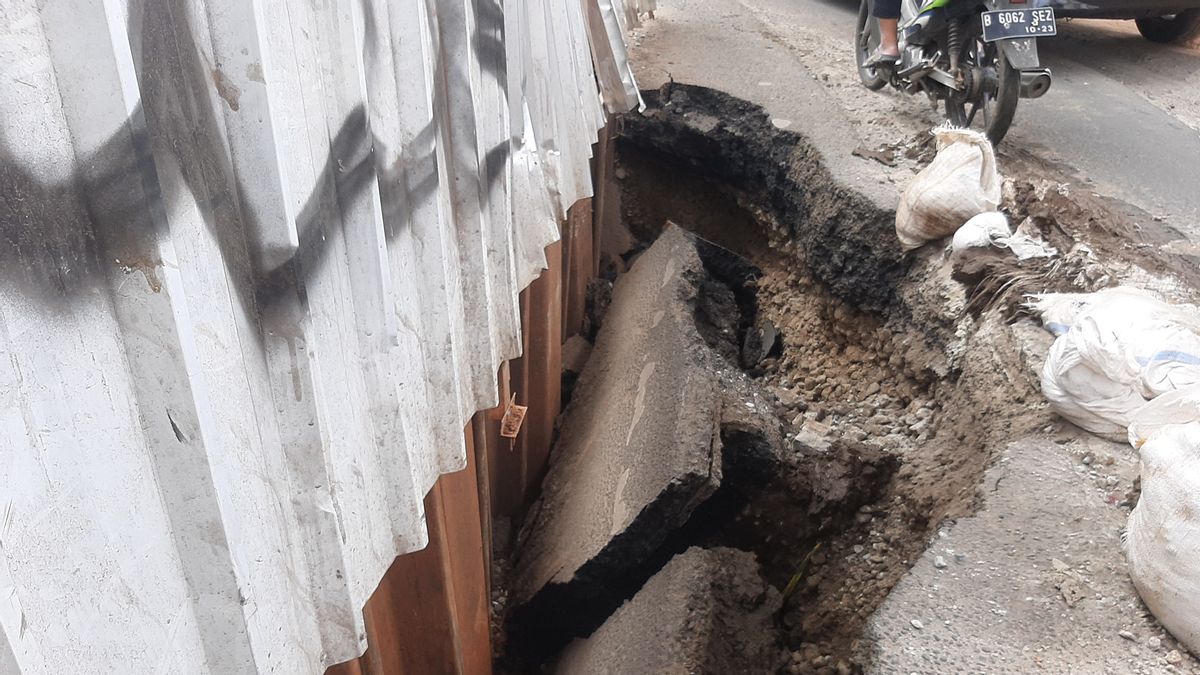 Jalan Amblas di Ciledug Raya Sering Dilaporkan, Lurah Sebut Tanggung Jawab Sudin SDA