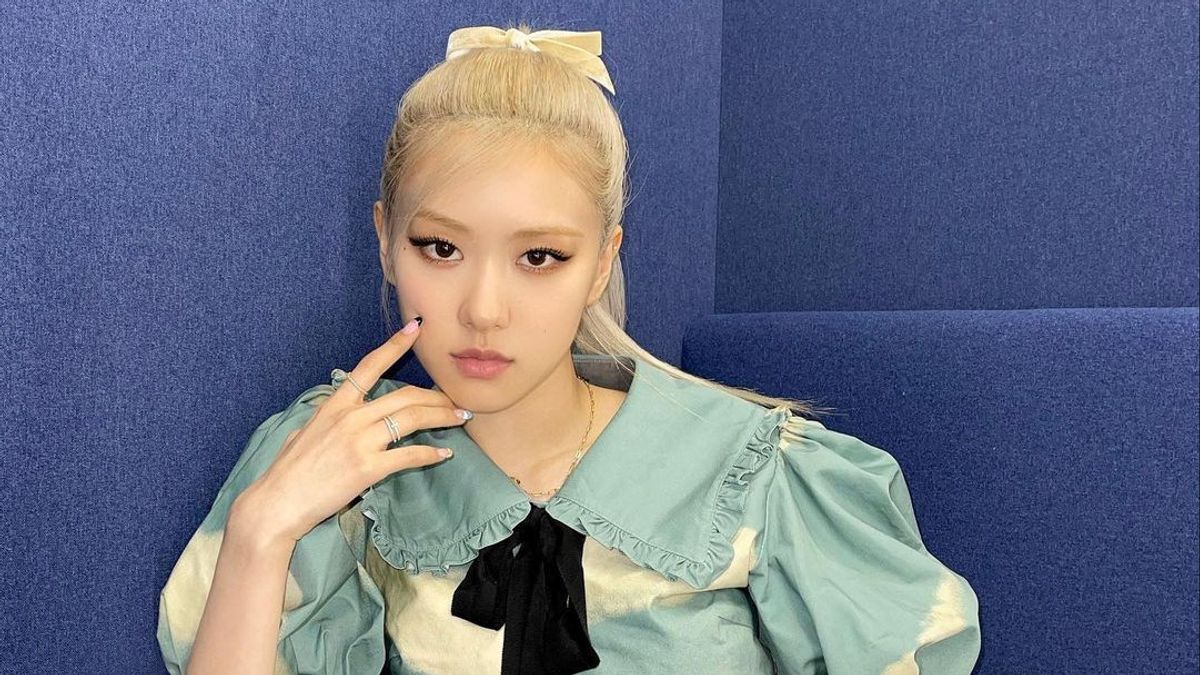 BLACKPINK's Rosé Can't Believe Getting Praise From John Mayer After Covering His Song