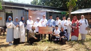 Danamon Donasikan 67 Kambing Ternak, Dukung Program Kewirausahaan Berbasis Pendidikan di Pondok Pesantren Fadhlul Fadhlan