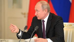 Putin Sebut Barat Coba Salahkan Rusia Soal Kenaikan Harga Minyak 