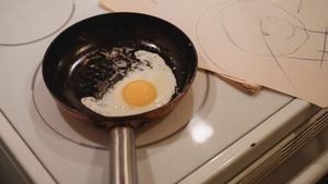 3 Cara Sehat Menggoreng Telur Tanpa Minyak yang Lebih Aman bagi Kesehatan