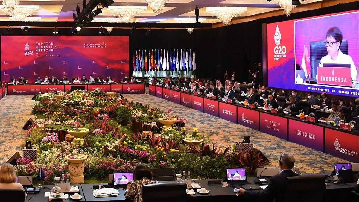 Bertemu Jajaran Menteri di G20 Bali, Menlu Jepang Yoshimasa Hayashi Sebut Sanksi G7 Bukan Penyebab Melonjaknya Harga Pangan, Bahan Bakar
