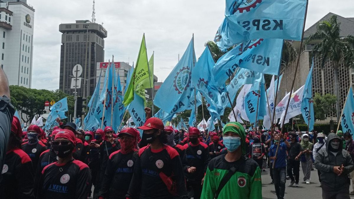 العمال يريدون ضرب المواطنين، Apindo: زيادة في UMP سيؤدي تسريح جماعي