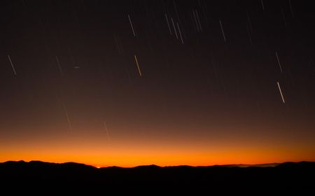 Puncak Hujan Meteor Perseid akan Terjadi Malam Ini, Simak Cara Menyaksikannya