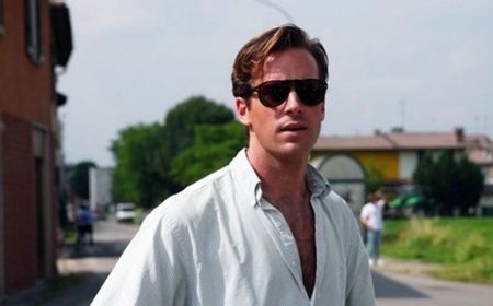 Dicancel Hollywood, Armie Hammer Sakit Hati Tapi Lebih Bahagia