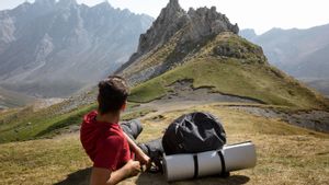 Cara Mengatasi Rasa Takut Naik Gunung, Panduan Lengkap untuk Pendaki Pemula