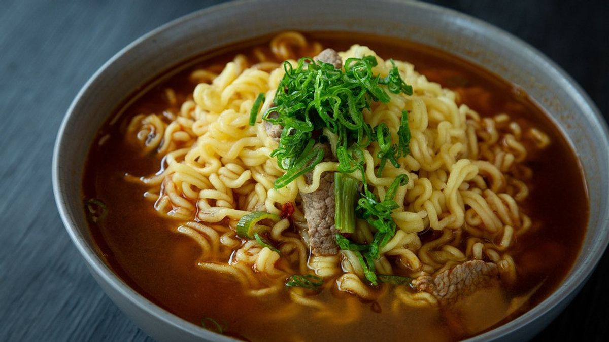 What's The Instant Noodle Food Limit In A Week? Here's The Nutritionist's Answer