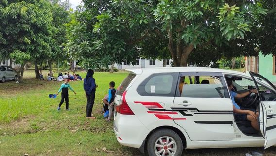 Celebrate New Year, Tourists In Lampung Have Piled Up Before Tourist Attractions Open