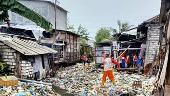 DLH Claims Plastic Waste In Surabaya Reduces By 2 Tons Every Day