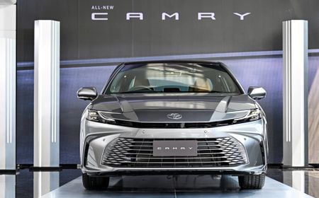 Toyota All New Camry Hybrid Meluncur di Thailand, Segini Harganya