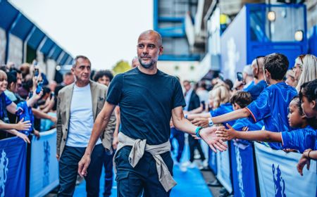 Tepis Rumor Hengkang, Pep Guardiola Bertahan di Man City Hingga 2026