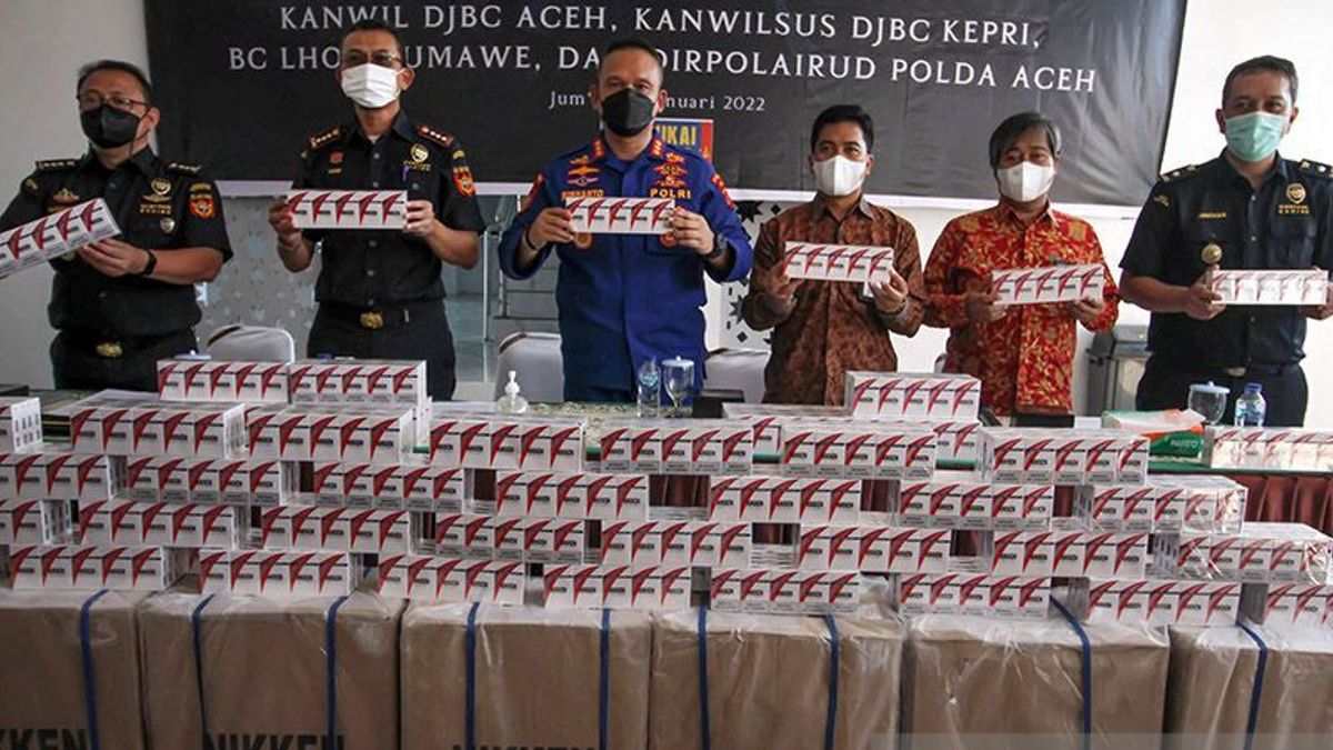 Customs And Excise Failed The Smuggling Of 3.3 Million Illegal Cigarettes In The Waters Of North Aceh Regency
