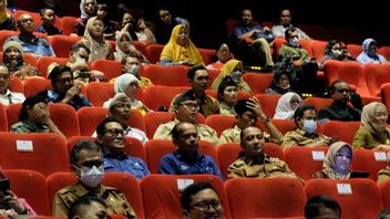 Pelajar SD-SMP di Surabaya Punya Kewajiban Selain Belajar, Nobar Film 
