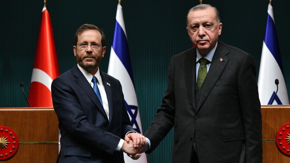 For The First Time Since 2007, Israeli President Finally Sets Foot Again In Ankara