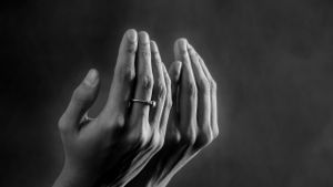 Doa untuk Orang Sakit Agar Diberikan Kesembuhan: Arab, Latin, dan Terjemahannya 