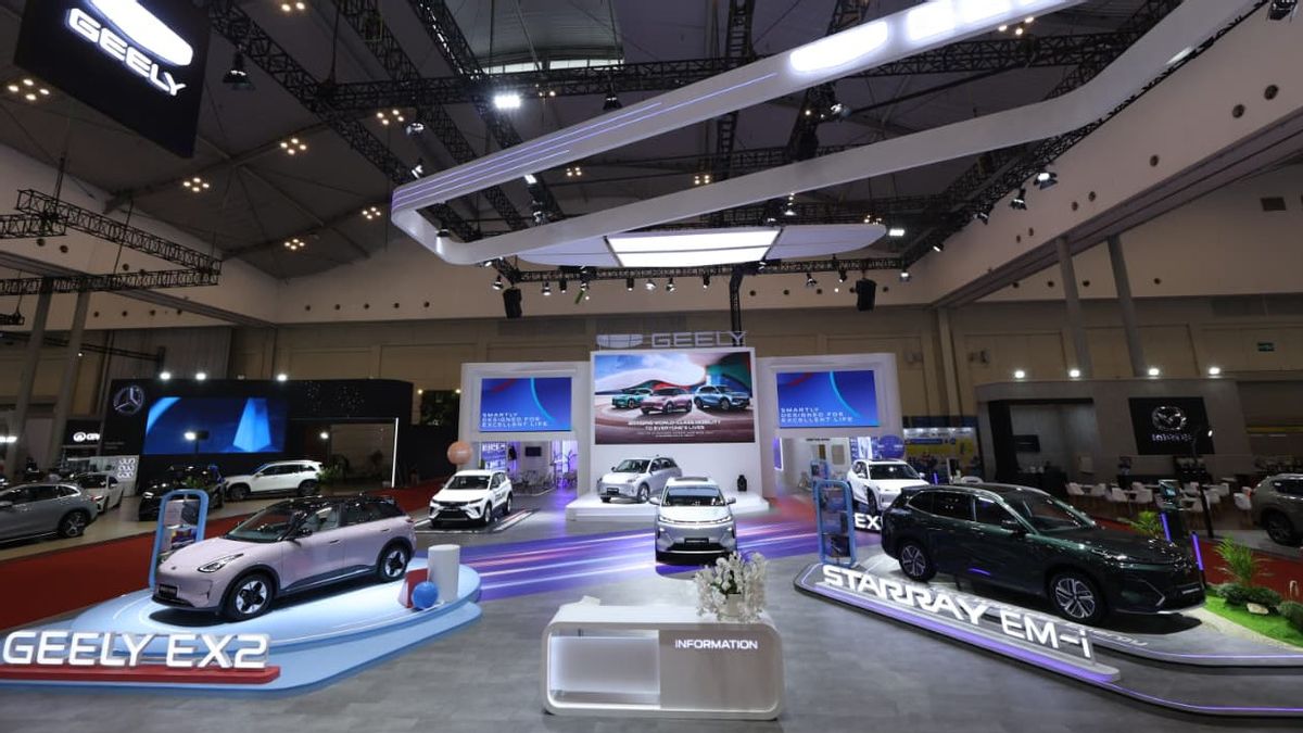 Selain EV dan Hybrid, Geely Juga Boyong Mobil Bensin dalam Debutnya di GJAW 2025