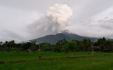 PVMBG Imbau Warga Jauhi Aliran Lava Pijar Erupsi Gunung Lewotobi