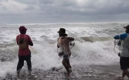 Setahun Nganggur Karena Cuaca Buruk, Kini Nelayan Pantai Selatan Cianjur Bisa Melaut Lagi