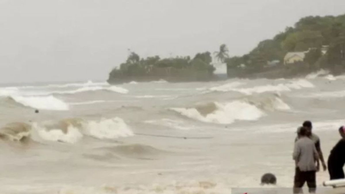 BMKG: Gelombang 2,5 Meter Berpeluang Melanda 2 Titik Perairan di NTT