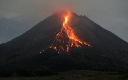 BPPTKG Jelaskan Fenomena Kilatan Petir di Gunung Merapi