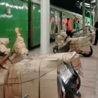 Info Mas E...KAI Cirebon Sediakan Layanan Angkut Motor Gratis Dukung Kelancaran Mudik 